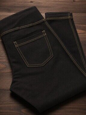 Nirlon Dark Blue Capri Leggings with Contrasting Gold Stitching